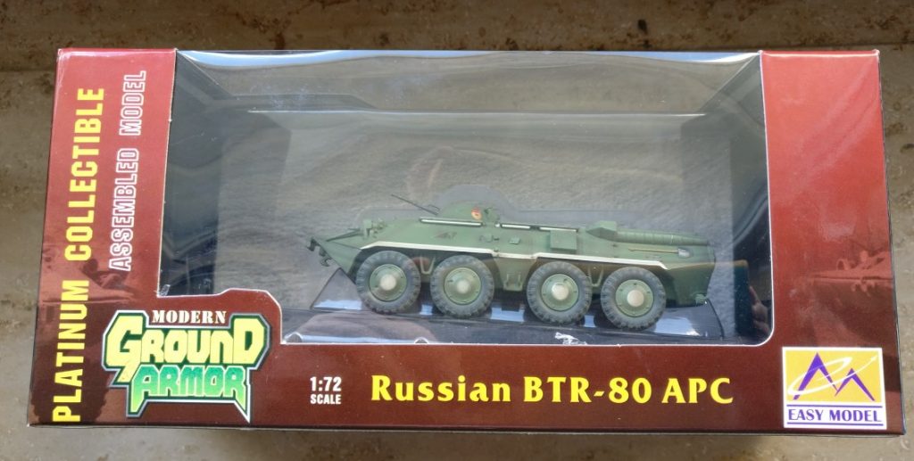 Der Easy Model Ground Armor 35017 BTR-80 der USSR Imperial Guard Troops Parade Situation