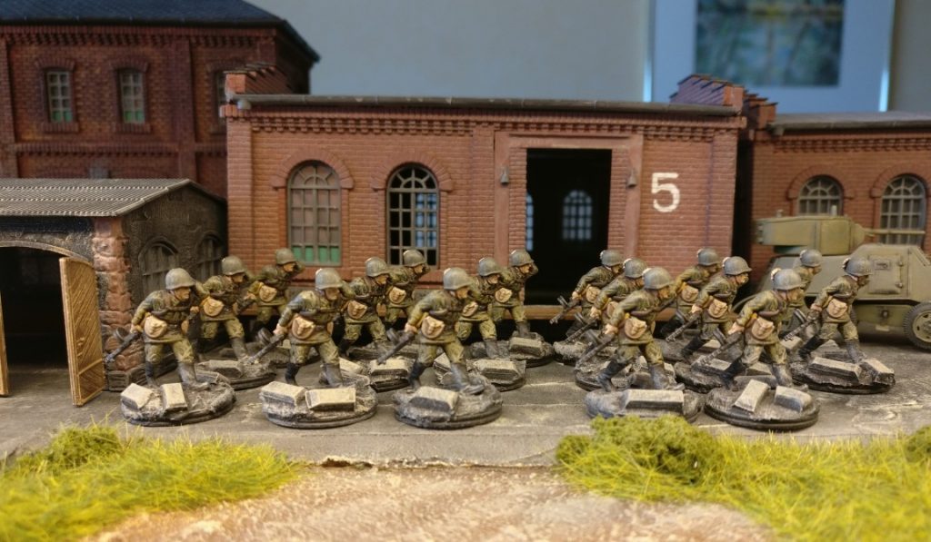 17 PPSh-Schützen, ebenfalls PSC-Figuren "Russian Infantry in Summer Unifiorm".