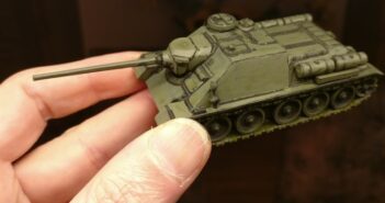 Pegasus 7663 SU-85M/100 Soviet Tank Destroyer: Blacklining-Versuch
