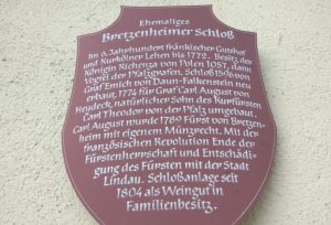 Etwas Geschichte zum Bretzenheimer Schloss gab es auf dieser Tafel an der Schlossmauer. Wer es lesen mag, kann die Tafel zum Vergrößern anklicken.