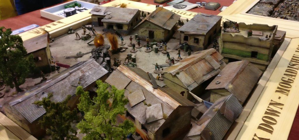 Die Spielplatte "Black Hawk Down: Mogadischu 1993" von den Ad Arma auf der Crisis 2018 in Antwerpen