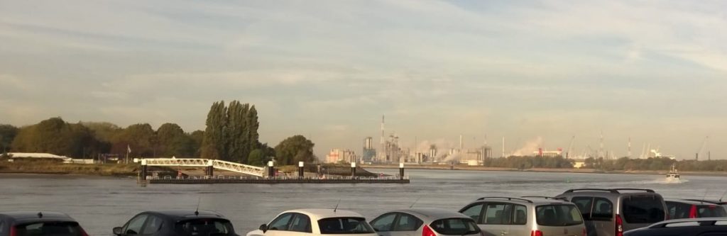 Die Skyline am Hafen von Antwerpen.