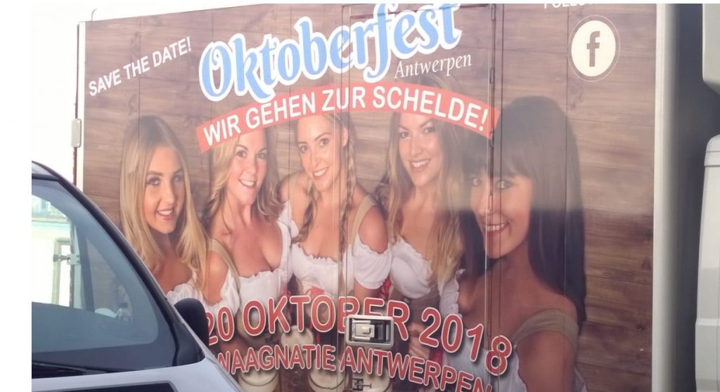 Geiles Werbeplakat. Diese Art der Frikkos ist auch sehr zum Anbeißen.