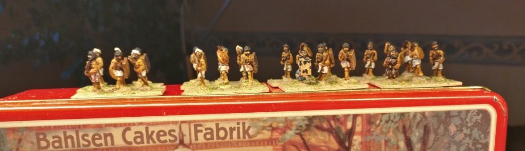 Lot #10: Bases 70 bis 77 des DBMM-Loot (von links nach rechts, hinten nach vorne)