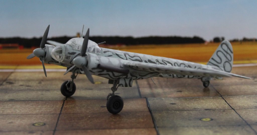 : Diese Junkers Ju 88 S-3 gehörte zu 1. Staffel des KG 66 und flog in der letzten Kriegsphase von Frankfurt/Main aus Einsätze gegen die vorrückenden Westalliierten. (Modell: die Ju 88 S-3 vom AMtech 72903)