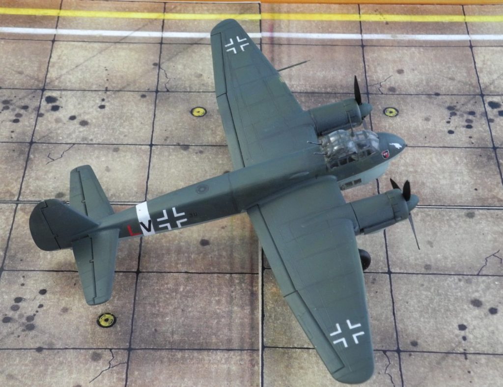 Die Junkers Ju 88 C-6 blieb bis Kriegsende im Einsatz, allerdings meist als Nachtjäger mit Funkmeßgeräten im Bug. (Modell: Ju 88 C-6 von Italeri 022)