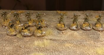 Die 43. Armee rekrutiert - die Klagen des Kommissar Voronkow. Aus dem Revell-Set 02510 "Soviet Infantry" erhält die 43. Armee Zulauf.