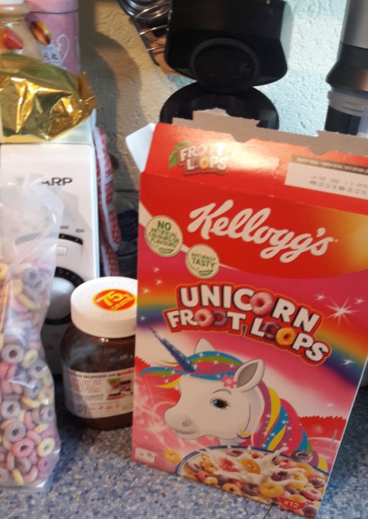 Kelloggs Froot Loops, jetzt auch als leckeres Einhornfutter. Holt es euch! Weil ihr es euch wert seid!