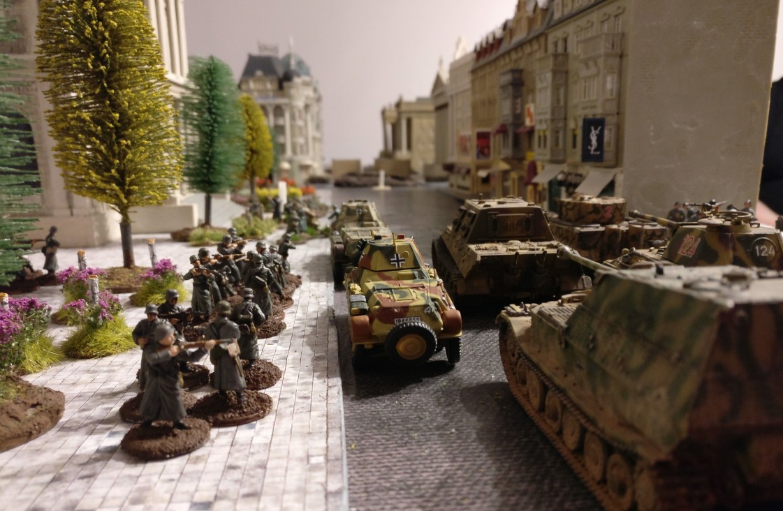 Am Sonntag traten die deutschen Truppen ein wenig stärker an.