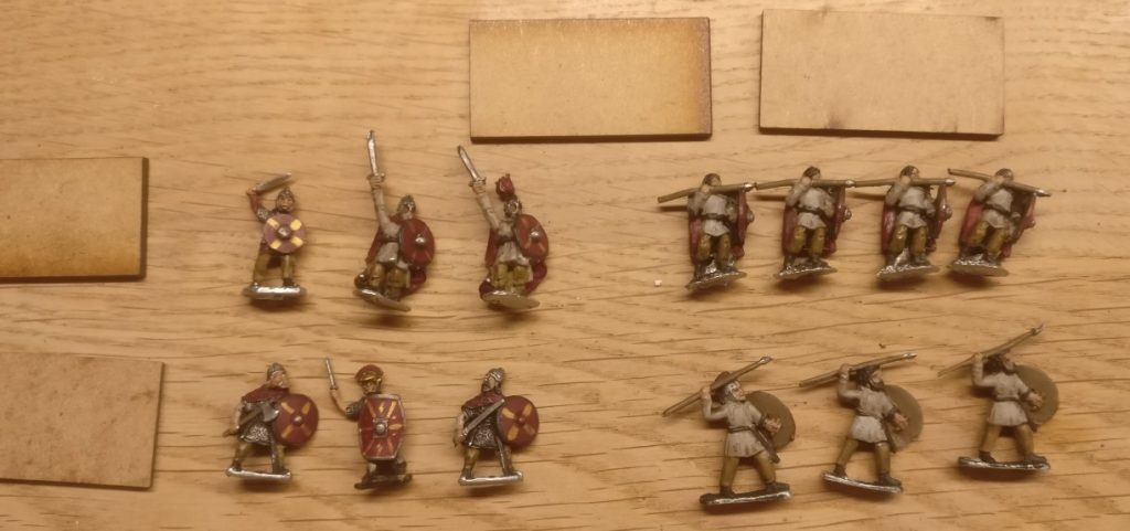 Die Erstlinge bei meiner DBMM-Rekrutierung. Vier Basen ( 20mm x 40mm ) sollen es werden. Die Völker sind bunt gemischt, jedoch kämpfen werden sie wie das A-Team. Conan würde sich sicher vor Furcht in die Hosen machen.