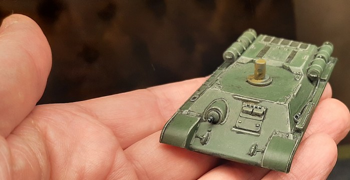 Endergebnis nach Anbringen aller Details an einem T-34/76 von Italeri. 