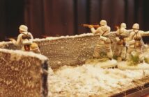 Italeri Stalingrad Tractor Plant: Aufbau der ersten Ebenen-Schicht Italeri Stalingrad Tractor Plant: Aufbau der ersten Ebenen-Schicht
