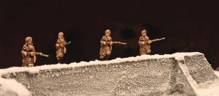Die vier Bajonett-Träger aus dem Set Siberian Riflemen (Revell 02516)