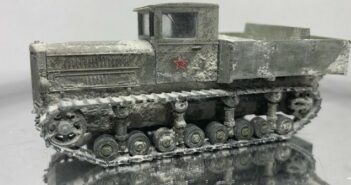 Trumpeter (07120) Soviet Komintern Artillery Tractor vom Panzerschmied