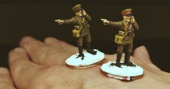 Offiziere und Funker: Nachschub für Sturmis Rote Armee