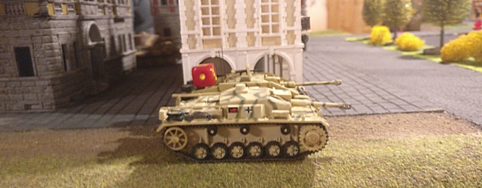 Zwei der StuG III in Wartestellung.