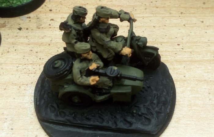 Die Motorrad-Squad der Aufklärertruppe in 20mm Größe von Shellhole Scenics ist Bestellonkels neuester Erwerb.