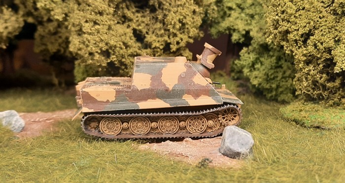 Der Sturmtiger von Zvezda bei seinem ersten Manöver im Shturmigrader Stadtwald.