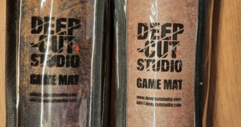 Deep Cut Game Mat: "Muddy Field" und "Savanna"