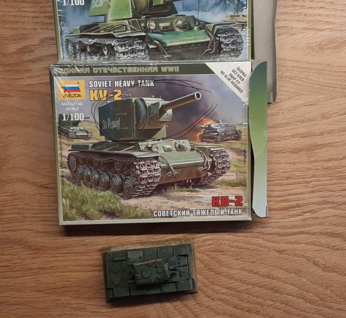 Ein wenig KV-I und KV-II von Zvezda.