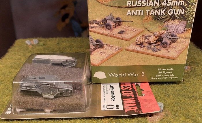 Russische Paks und zwei französische Laffly S15TOE von Flames of War