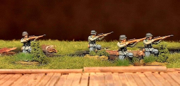 Die begleitenden Schützen geben den Nahkämpfern Deckung. Das Infanterie Regiment 510 übt schon mal.