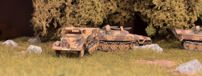 Erster Auslauf des Sd.Kfz.3 "Maultier" mit zwei Halbketten-Kollegen im Shturmigrader Stadtwald.