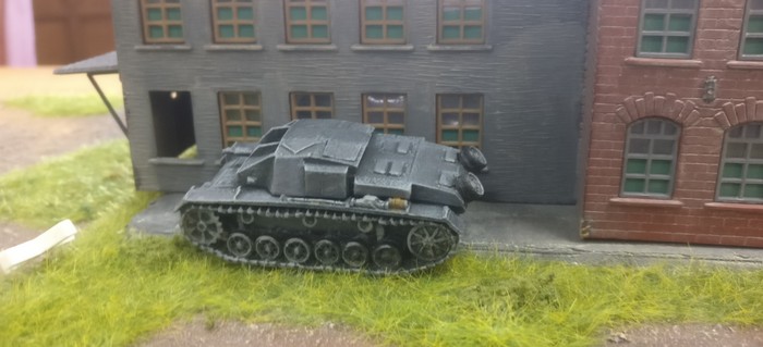 Das StuG III auf der rechten Flanke.