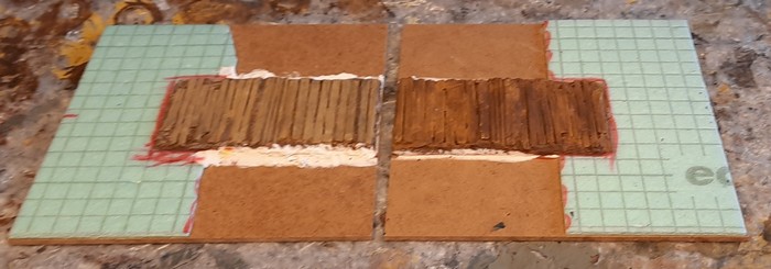 Das getrocknete und ausgehärtete Set Terrain Tiles. Die Stewalinteile sind befestigt,