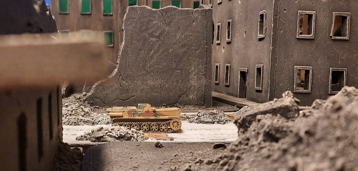 Der schwere Ladungsleger „Borgward B IV“ (Sd.Kfz. 301) der Panzer Abteilung 302 (fkl) in der Ulica Prądzyńskiego