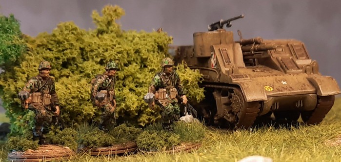 Ergebnis mit der Uniform im "Eichenlaubmuster Frühling/Sommer". Die neue Serie der Tüpfeltarner für mein Panzergrenadier-Regiment 60 der 116. Panzer-Division.