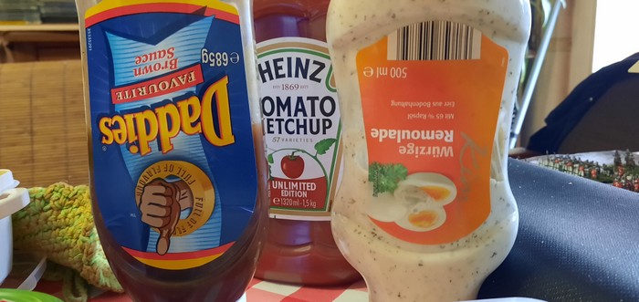 Moderne Klebstoffe für diese Spezialbausätze...