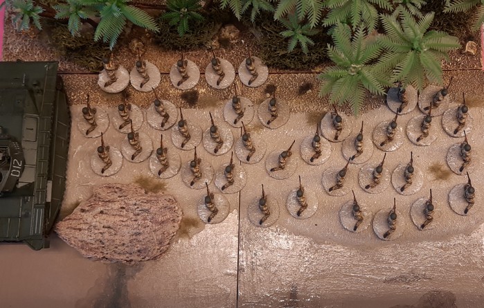 Die 68 Herren am nordwestafrikanischen Strand von Marokko