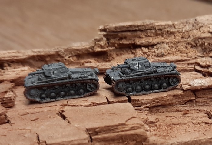 Die Panzer II auf den steppigen Areal, das gerade noch von T-34 beherrscht war.