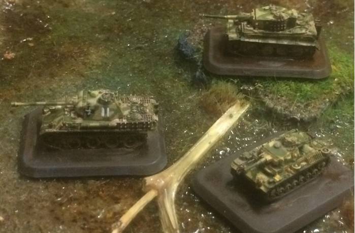 Von GHQ Models: Panzer VI Tiger, Panzer III und Panzer V Panther im Maßstab 1/285 bzw.6mm.