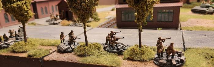 Das letzte Infanterie Platoon ist noch ohne Verluste. Da werden sich die Grenadiere der 4. Panzerdivision erstmal durchkämpfen müssen.