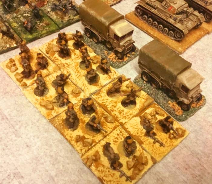 Die Bersalgieri des Bersalgieri Rgt 10 (mot).  im Maßstab 1:100 für PBI/Poor Bloody Infantry. Die haben sogar noch ihre Fahrzeuge... (Foto: XENA)