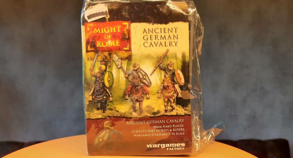 "Ancient German Cavalry" von Wargames factory auf dem Flohmarkt bei den Phantasos Studios erworben. Die 12 germanischen Reiter sind ebenfalls aus Plastik und sollen sich mit den Keltenreitern kombinieren lassen - sagte der Verkäufer. Na, da wird XENA das letzte Wort haben.