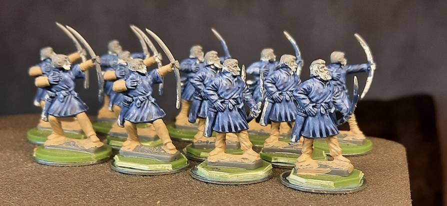 Das Blaue Regiment mit grundierter und lasierter Gewandung.