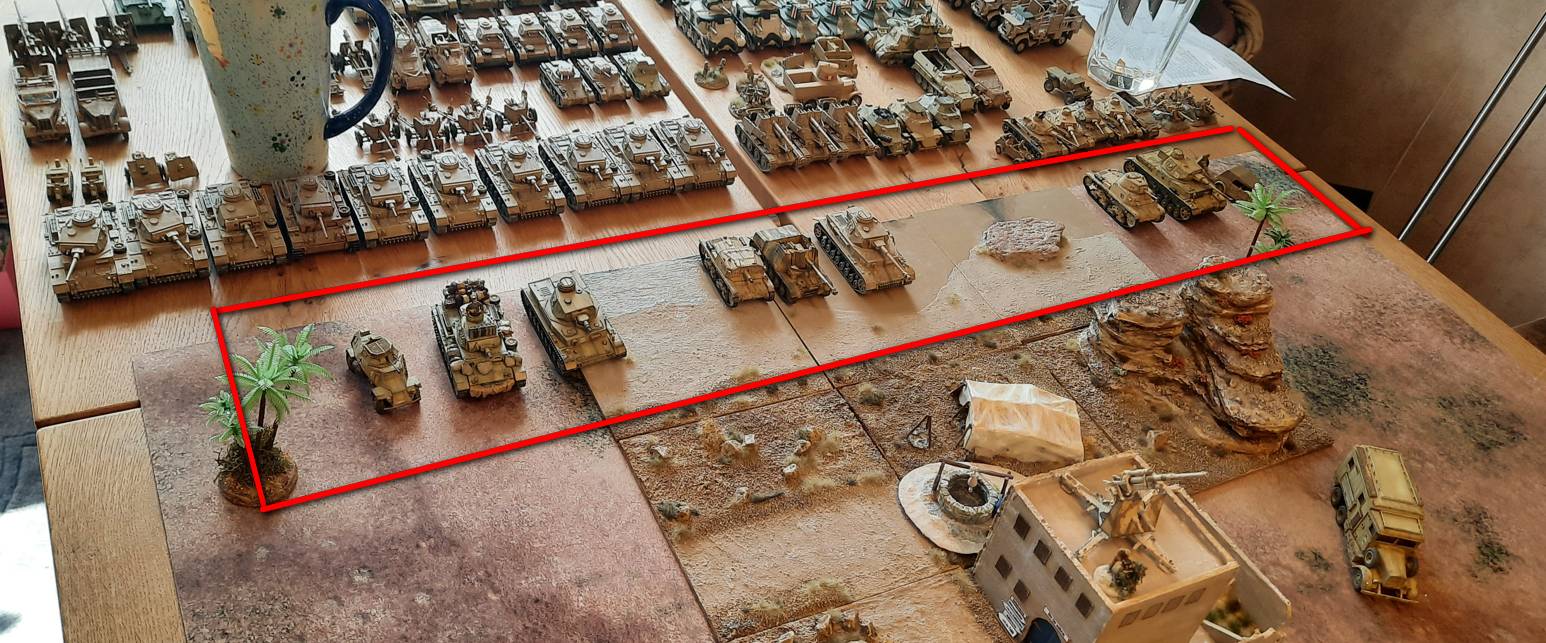 Der Bereitstellungsraum der 21. Panzerdivision unter ihrem zeitweiligen Kommandeur Ritter Panzerschmied. Die zahllosen Panzer III und Konsorten hinter dem Bereitstellungsraum gehören nicht zur aktiven Armee und stellen die Reserven des Sturmi dar, für den Fall, dass mehr Material gebraucht werden würde. Getreu dem Motto: viel hilft viel.