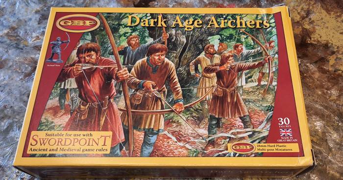 Die Gripping Beast Dark Age Archers sind die Grundlage für das Gelbe Regiment