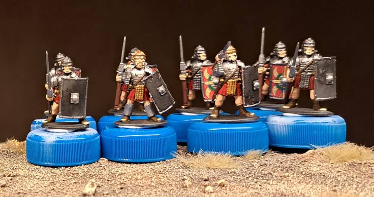 Acht weitere Krieger aus dem Set Warlord Games Hail Cesar Early Imperial Romans Legionaries and Scorpion