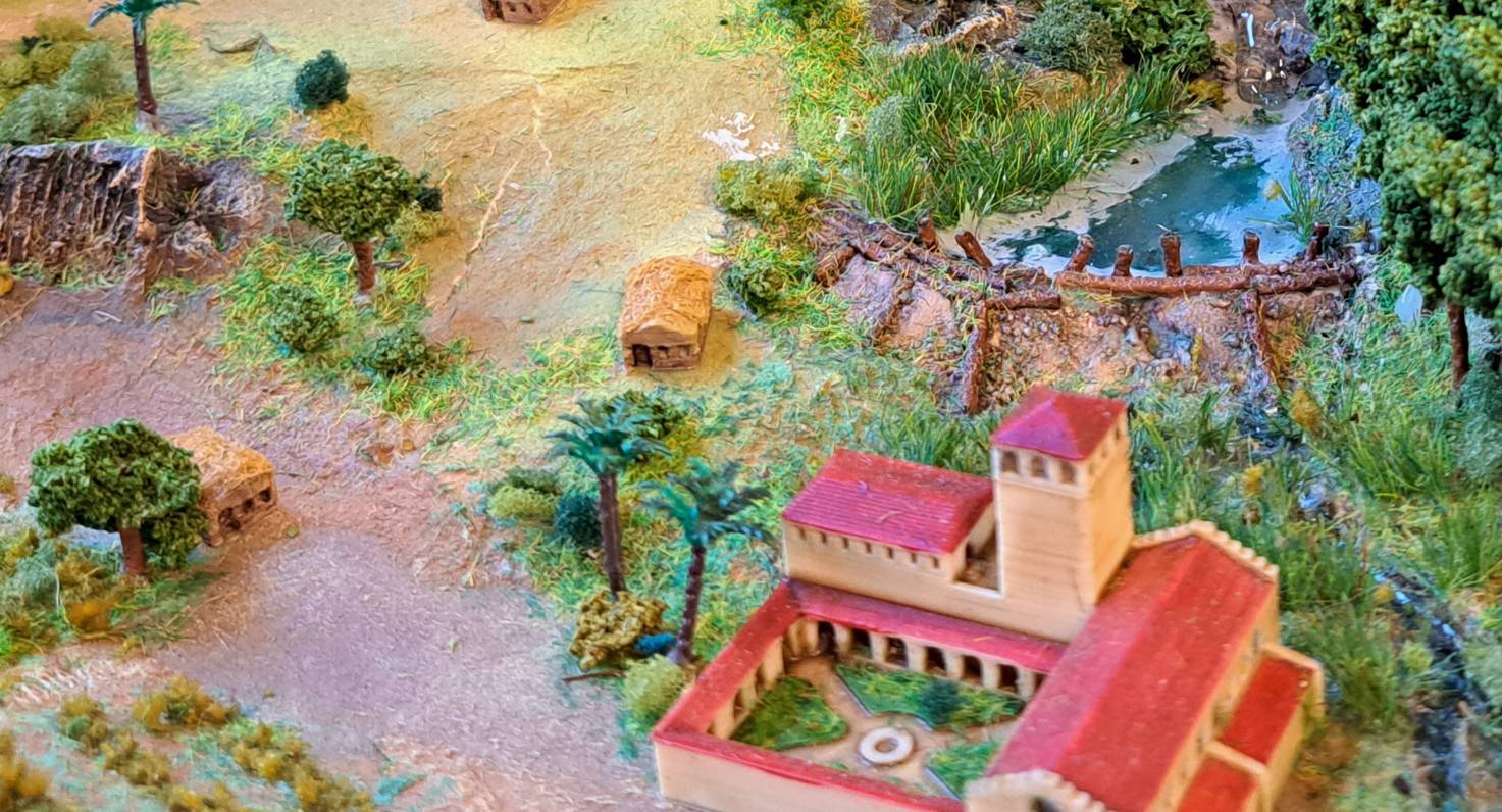 Die Seeschlacht von Grenada, am 6. Juli 1779 der britischen Flotte unter Admiral John Byron gegen die Franzosen. Ein Spieltisch der Tactica 2022 in Hamburg.