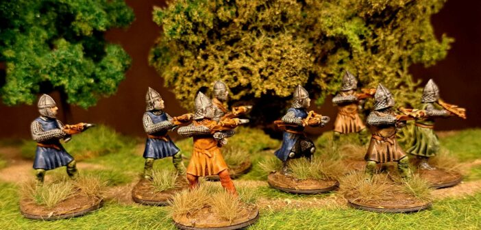 32 Figuren: 24 Armbrustschützen und 8 Krieger für die Normannen