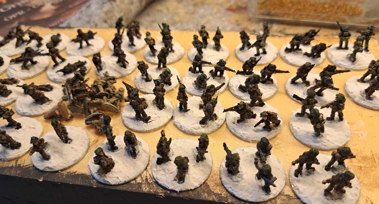 Die unbemalten Bases der zweiten Kompanie von Marks British Infantry Company nach Schema Poor Bloody Infantry