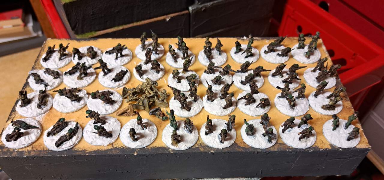 35 Foot Groups der zweiten Kompanie plus ungesockelte AT Foot Groups und Snipers