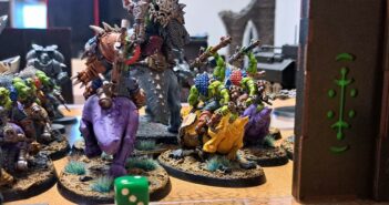Warhammer-Game: Space Marines gegen Orcs