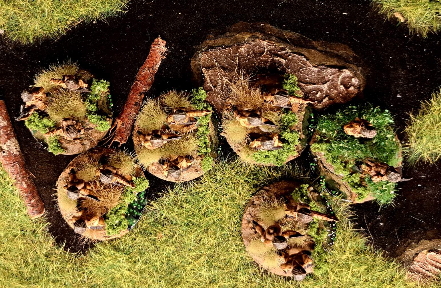 Die SMG / Light 2" Mortar / Platoon Commander / Company Commander Foot Groups von Mark im Sumpf bei Shturmigrad-Süd. Baugröße 15mm, Spielsystem PBI / Poor Bloody Infantry. Es ist eine British Infantry Company von 1941 / 1942 / 1943.