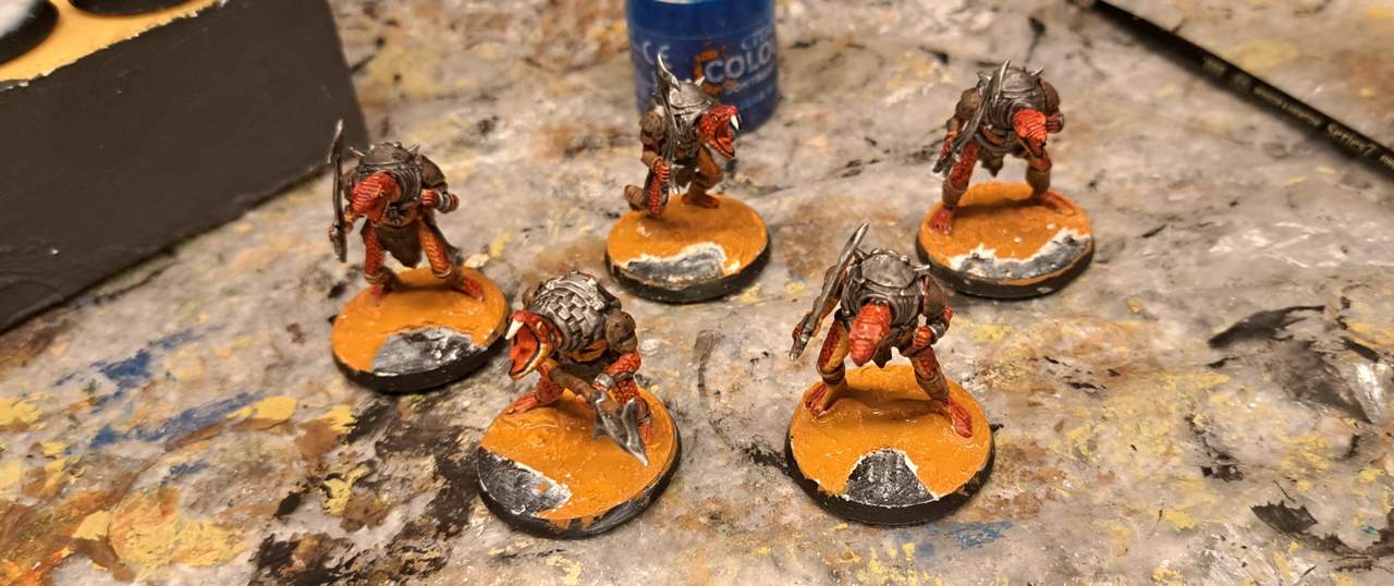 Rote Schlangenkrieger: Morastiger Sumpf