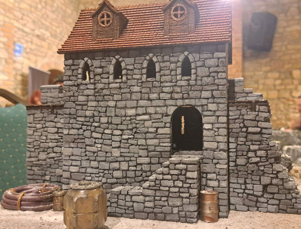 Die altehrwürdigen Mauern von Burg Wulfenheim